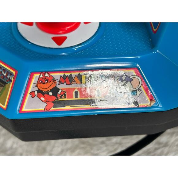 Ms. Pac-Man 5 in 1 Plug and Play 2004 Jakks Pacific TV Namco Game TESTED - Picture 5 of 10